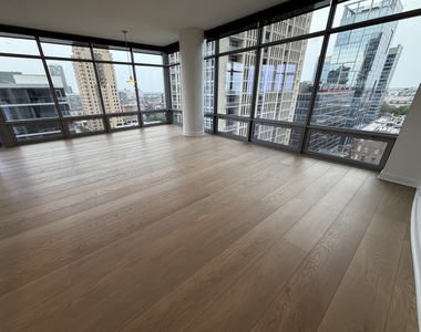 100 E 14th Street - Photo Thumbnail 2