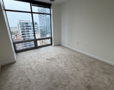 100 E 14th Street - Photo Thumbnail 13