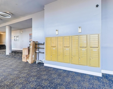 7250 N Western Avenue - Photo Thumbnail 3