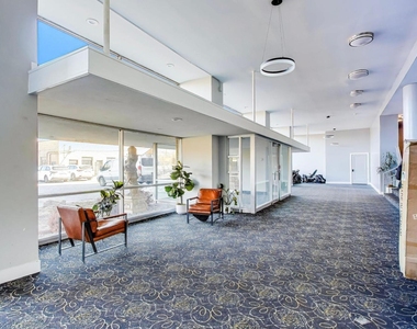 7250 N Western Avenue - Photo Thumbnail 2