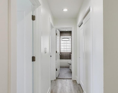 7250 N Western Avenue - Photo Thumbnail 8