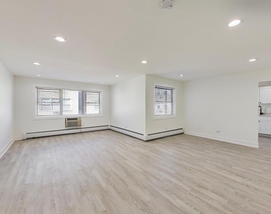 7250 N Western Avenue - Photo Thumbnail 5