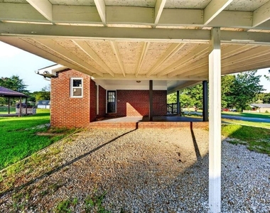 115 Northridge Drive - Photo Thumbnail 18