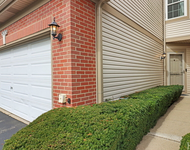 533 N Red Deer Road - Photo Thumbnail 2