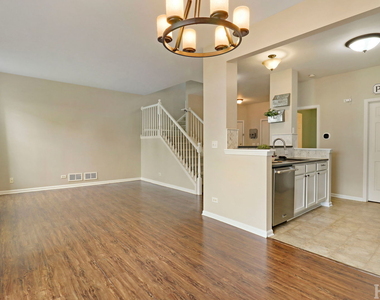 533 N Red Deer Road - Photo Thumbnail 9