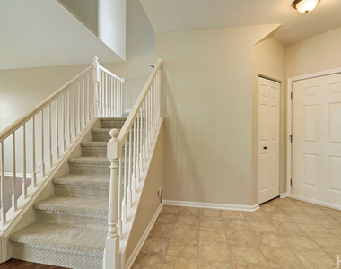 533 N Red Deer Road - Photo Thumbnail 3