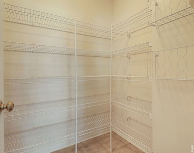533 N Red Deer Road - Photo Thumbnail 11