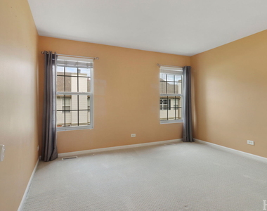 533 N Red Deer Road - Photo Thumbnail 14
