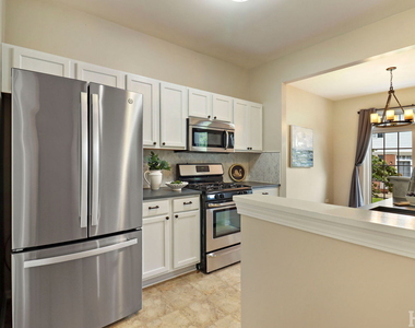 533 N Red Deer Road - Photo Thumbnail 5