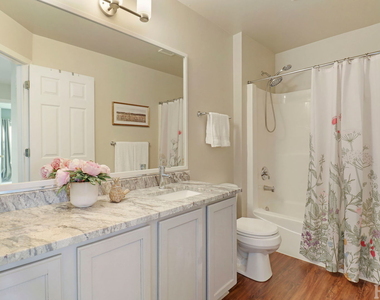 533 N Red Deer Road - Photo Thumbnail 13
