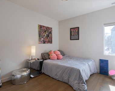 559 E 50th Street - Photo Thumbnail 27