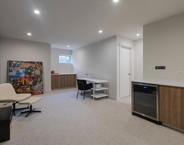 559 E 50th Street - Photo Thumbnail 30