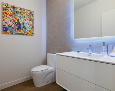 559 E 50th Street - Photo Thumbnail 11