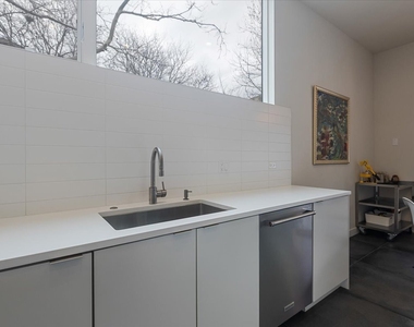 559 E 50th Street - Photo Thumbnail 16