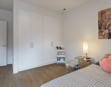 559 E 50th Street - Photo Thumbnail 28