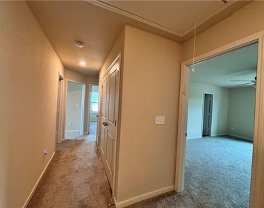 160 Innis Brook Circle - Photo Thumbnail 8