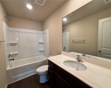 160 Innis Brook Circle - Photo Thumbnail 16