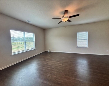 160 Innis Brook Circle - Photo Thumbnail 3