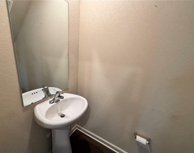 160 Innis Brook Circle - Photo Thumbnail 7