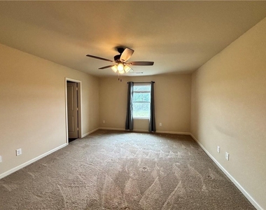 160 Innis Brook Circle - Photo Thumbnail 9
