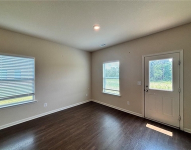160 Innis Brook Circle - Photo Thumbnail 4