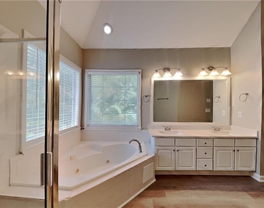 715 Welford Road - Photo Thumbnail 15