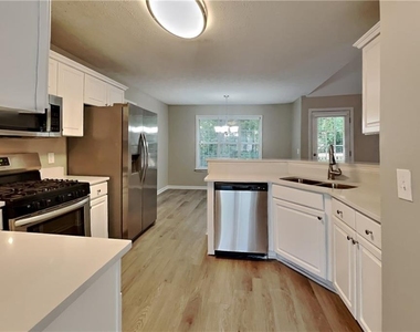 715 Welford Road - Photo Thumbnail 10