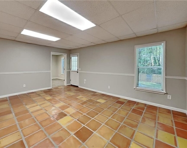 715 Welford Road - Photo Thumbnail 3