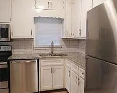 5504 Estates Court - Photo Thumbnail 6