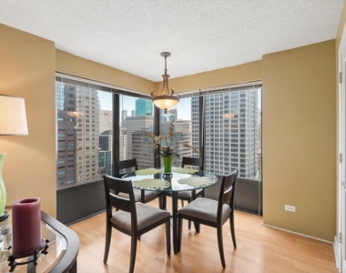 30 E Huron Street - Photo Thumbnail 5