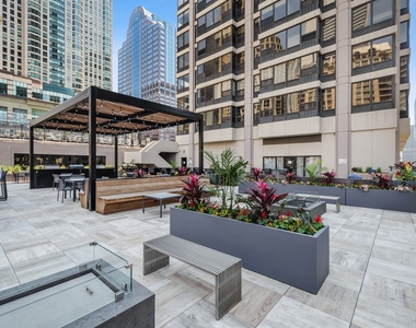 30 E Huron Street - Photo Thumbnail 19