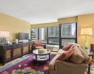 30 E Huron Street - Photo Thumbnail 2