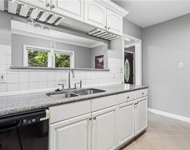 2270 1st Avenue Ne - Photo Thumbnail 6