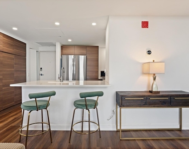 61 W 15th Street - Photo Thumbnail 8