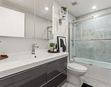 61 W 15th Street - Photo Thumbnail 9