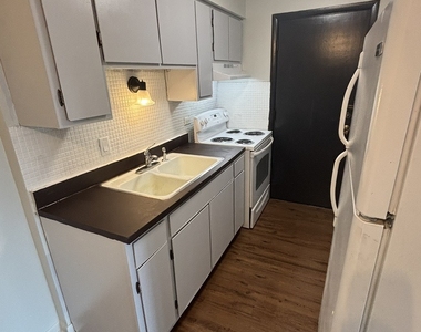 200 Madison Street - Photo Thumbnail 1