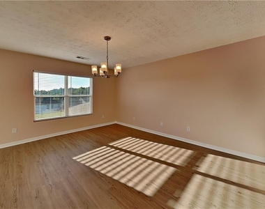 108 Silver Bow Lane - Photo Thumbnail 5