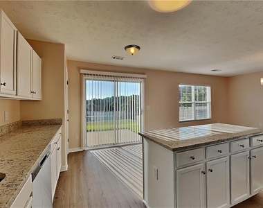 108 Silver Bow Lane - Photo Thumbnail 3