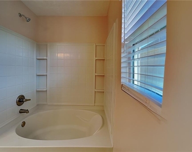 108 Silver Bow Lane - Photo Thumbnail 9