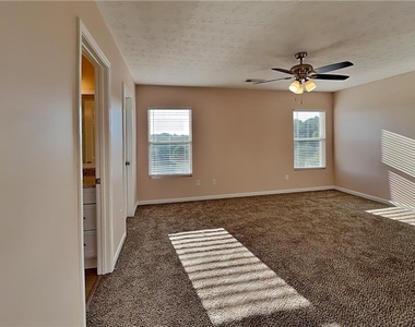 108 Silver Bow Lane - Photo Thumbnail 6