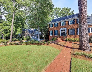2132 Dunwoody Glen - Photo Thumbnail 20