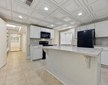 2132 Dunwoody Glen - Photo Thumbnail 4
