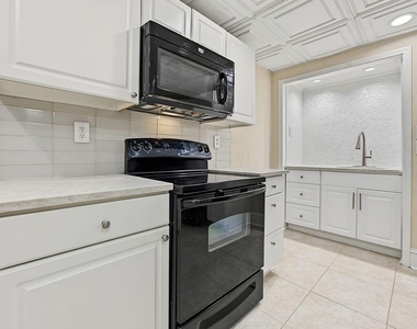 2132 Dunwoody Glen - Photo Thumbnail 8