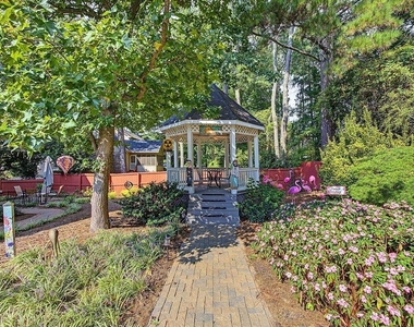 2132 Dunwoody Glen - Photo Thumbnail 23