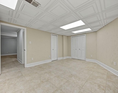 2132 Dunwoody Glen - Photo Thumbnail 15