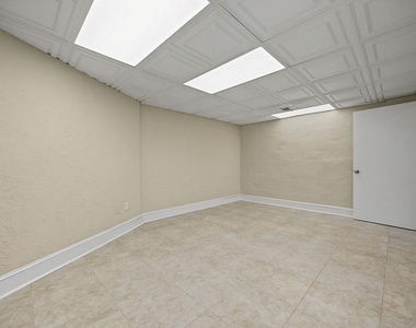 2132 Dunwoody Glen - Photo Thumbnail 16