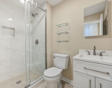 2132 Dunwoody Glen - Photo Thumbnail 12