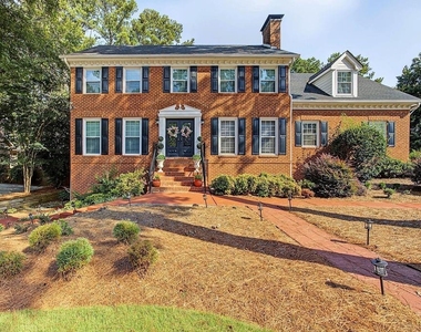 2132 Dunwoody Glen - Photo Thumbnail 17