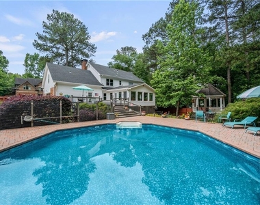 2132 Dunwoody Glen - Photo Thumbnail 31