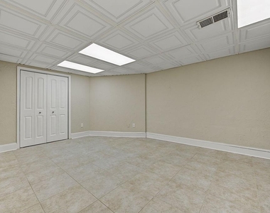 2132 Dunwoody Glen - Photo Thumbnail 14